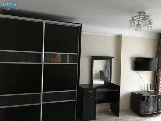 Оренда 2 кімнатної квартири, <a class="location-link" href="/kiev/" title="Недвижимость Київ">Київ</a>, <a class="location-link" href="/kiev/svyatoshinskij/" title="Недвижимость Святошинський район">Святошинський р-н</a>, Миколи Ушакова вул., 12 (изображение 2)