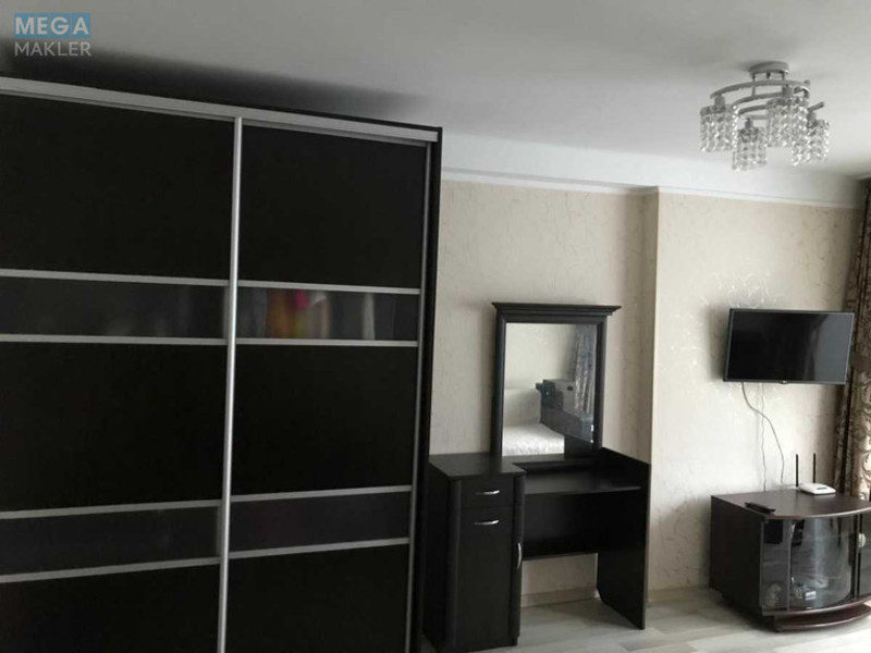 Оренда 2 кімнатної квартири, <a class="location-link" href="/kiev/" title="Недвижимость Київ">Київ</a>, <a class="location-link" href="/kiev/svyatoshinskij/" title="Недвижимость Святошинський район">Святошинський р-н</a>, Миколи Ушакова вул., 12 (изображение 2)