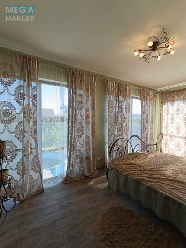 Продаж дома, 3&nbsp;поверху, 240&nbsp;кв.м, 5&nbsp;кімнат, ділянка 6&nbsp;соток, <a class="location-link" href="/kiev/" title="Недвижимость Київ">Київ</a>, <a class="location-link" href="/kiev/darnickij/" title="Недвижимость Дарницький район">Дарницький р-н</a>, Центральна вул. (изображение 7)