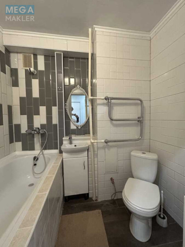 Продаж 3 кімнатної квартири (72/48/8), 1 пов. 9 пов. будинку, <a class="location-link" href="/kiev/" title="Недвижимость Київ">Київ</a>, <a class="location-link" href="/kiev/dneprovskij/" title="Недвижимость Дніпровський район">Дніпровський р-н</a>, Амвросия Бучмы ул., 7 (изображение 11)