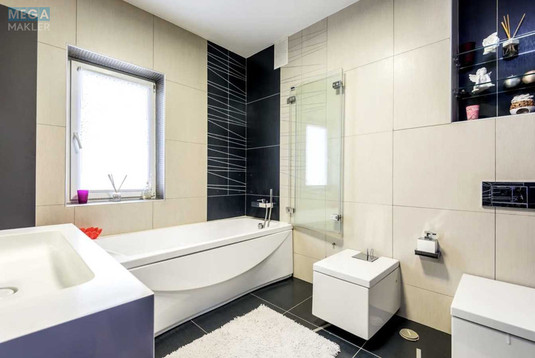 Продаж дома, 3&nbsp;поверху, 260&nbsp;кв.м, 6&nbsp;кімнат, ділянка 7&nbsp;соток, <a class="location-link" href="/kiev/" title="Недвижимость Київ">Київ</a>, <a class="location-link" href="/kiev/darnickij/" title="Недвижимость Дарницький район">Дарницький р-н</a>, Центральна вул. (изображение 16)