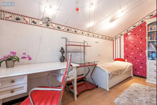 Продаж дома, 3&nbsp;поверху, 260&nbsp;кв.м, 6&nbsp;кімнат, ділянка 7&nbsp;соток, <a class="location-link" href="/kiev/" title="Недвижимость Київ">Київ</a>, <a class="location-link" href="/kiev/darnickij/" title="Недвижимость Дарницький район">Дарницький р-н</a>, Центральна вул. (изображение 19)