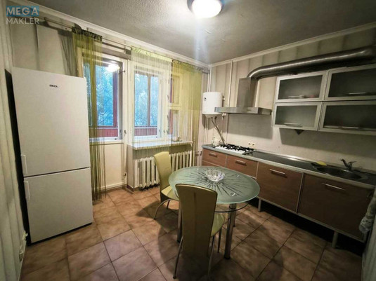 Оренда 1 кімнатної квартири, <a class="location-link" href="/kiev/" title="Недвижимость Київ">Київ</a>, <a class="location-link" href="/kiev/pecherskij/" title="Недвижимость Печерський район">Печерський р-н</a>, Генерала Алмазова вул., 6 (изображение 2)
