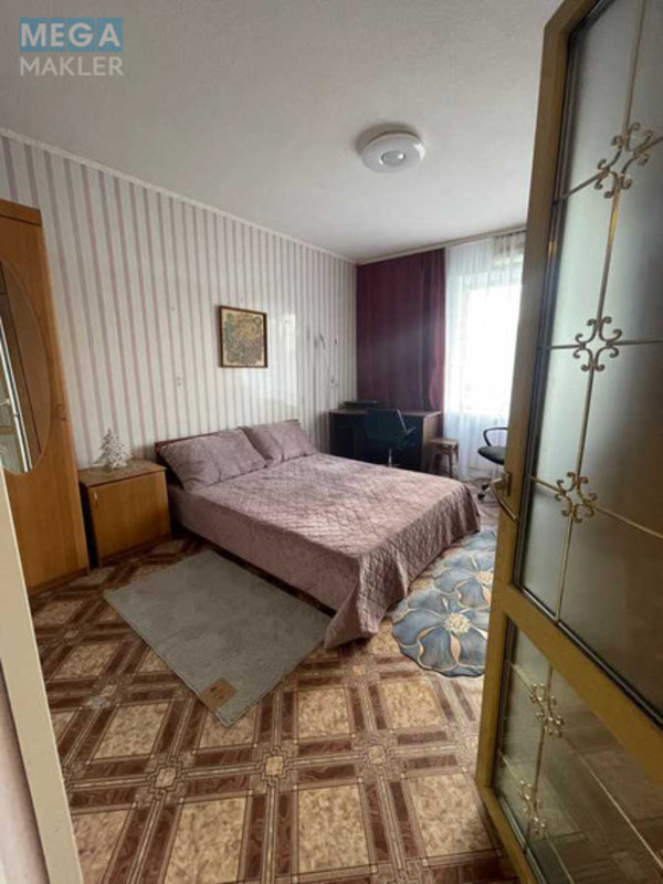 Оренда 3 кімнатної квартири, <a class="location-link" href="/kiev/" title="Недвижимость Київ">Київ</a>, <a class="location-link" href="/kiev/pecherskij/" title="Недвижимость Печерський район">Печерський р-н</a>, Генерала Алмазова вул., 14 (изображение 9)