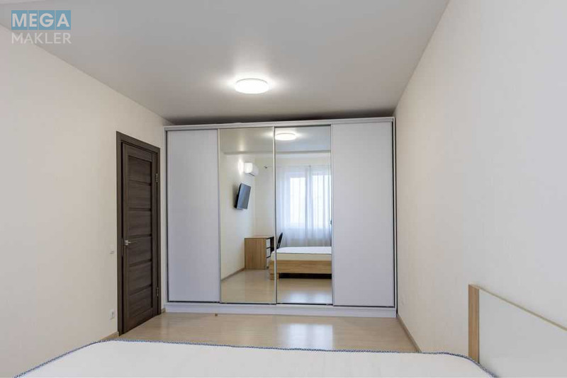 Продаж 3 кімнатної квартири (70/?/13), 6 пов. 6 пов. будинку, <a class="location-link" href="/sofievskaya-borshagovka/" title="Недвижимость Софіївська Борщагівка">Софіївська Борщагівка</a>, Боголюбова, 5 (изображение 5)