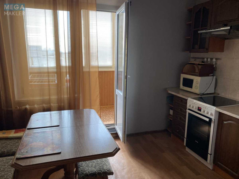 Оренда 1 кімнатної квартири, <a class="location-link" href="/kiev/" title="Недвижимость Київ">Київ</a>, <a class="location-link" href="/kiev/solomenskij/" title="Недвижимость Солом'янський район">Солом'янський р-н</a>, Эрнста ул., 2 (изображение 2)