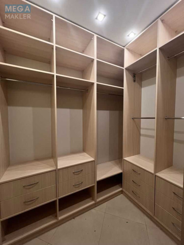 Продаж 4 кімнатної квартири (152/83/15), 7 пов. 15 пов. будинку, <a class="location-link" href="/kiev/" title="Недвижимость Київ">Київ</a>, <a class="location-link" href="/kiev/obolonskij/" title="Недвижимость Оболонський район">Оболонський р-н</a>, Героїв Сталінграду просп., 4 (изображение 8)