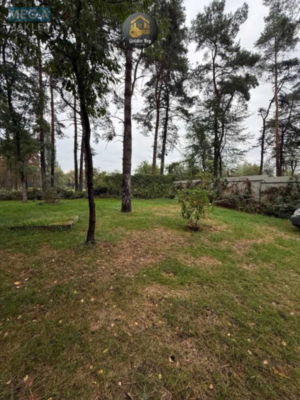 Продаж дома, 3&nbsp;поверху, 200&nbsp;кв.м, 5&nbsp;кімнат, ділянка 5&nbsp;соток, <a class="location-link" href="/kiev/" title="Недвижимость Київ">Київ</a>, <a class="location-link" href="/kiev/darnickij/" title="Недвижимость Дарницький район">Дарницький р-н</a>, Лісова вул. (изображение 21)