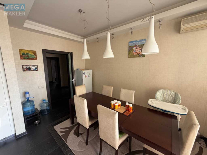 Оренда 4 кімнатні квартири, <a class="location-link" href="/kiev/" title="Недвижимость Київ">Київ</a>, <a class="location-link" href="/kiev/pecherskij/" title="Недвижимость Печерський район">Печерський р-н</a>, Старонаводницька вул., 13 (изображение 8)