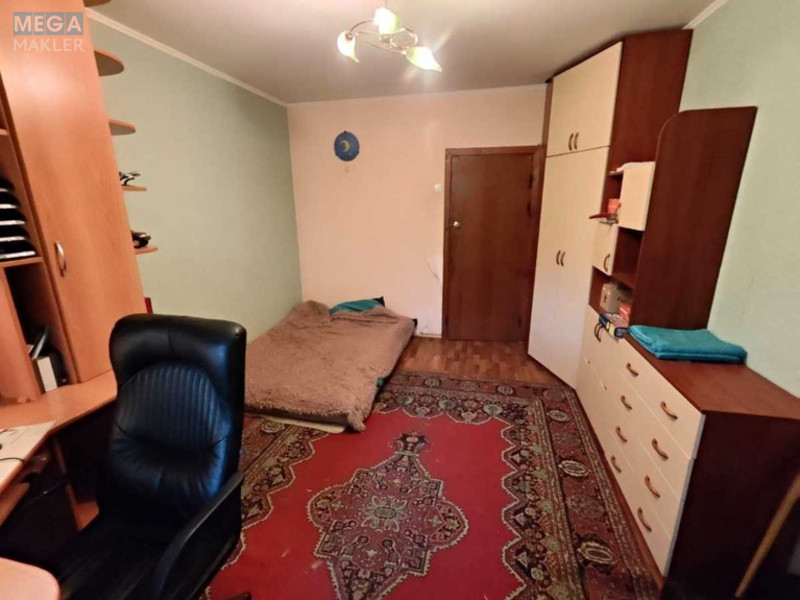 Продаж 5 кімнатної квартири (97/68/8), 1 пов. 9 пов. будинку, <a class="location-link" href="/kiev/" title="Недвижимость Київ">Київ</a>, <a class="location-link" href="/kiev/goloseevskij/" title="Недвижимость Голосіївський район">Голосіївський р-н</a>, Лятошинського вул., 8а (изображение 4)