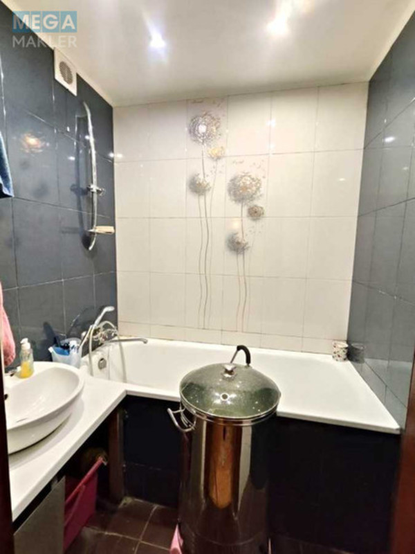 Продаж 5 кімнатної квартири (97/68/8), 1 пов. 9 пов. будинку, <a class="location-link" href="/kiev/" title="Недвижимость Київ">Київ</a>, <a class="location-link" href="/kiev/goloseevskij/" title="Недвижимость Голосіївський район">Голосіївський р-н</a>, Лятошинського вул., 8а (изображение 10)