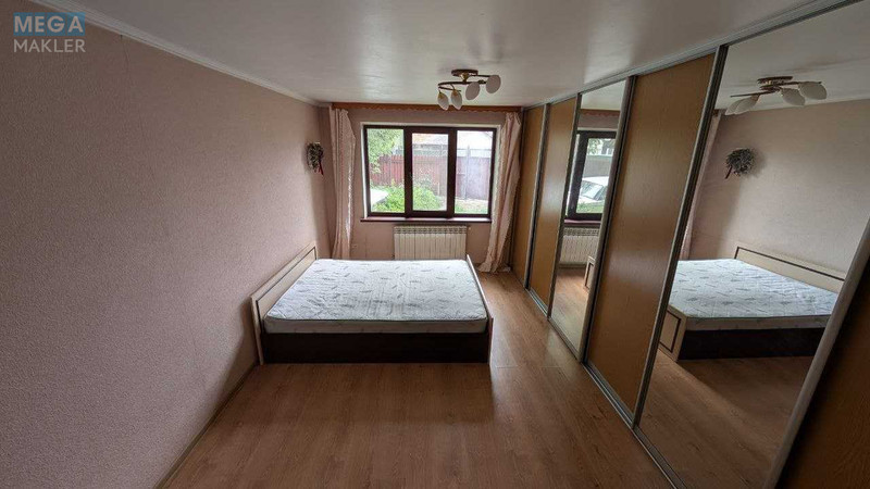 Продаж дома, 2&nbsp;поверху, 96&nbsp;кв.м, 3&nbsp;кімнати, ділянка 5&nbsp;соток, <a class="location-link" href="/kiev/" title="Недвижимость Київ">Київ</a>, <a class="location-link" href="/kiev/desnyanskij/" title="Недвижимость Деснянський район">Деснянський р-н</a>, Петровського вул., 2 (изображение 2)
