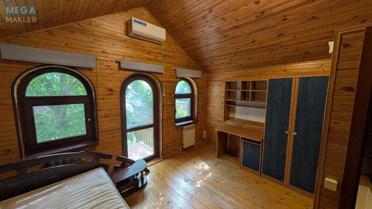 Продаж дома, 2&nbsp;поверху, 96&nbsp;кв.м, 3&nbsp;кімнати, ділянка 5&nbsp;соток, <a class="location-link" href="/kiev/" title="Недвижимость Київ">Київ</a>, <a class="location-link" href="/kiev/desnyanskij/" title="Недвижимость Деснянський район">Деснянський р-н</a>, Петровського вул., 2 (изображение 9)
