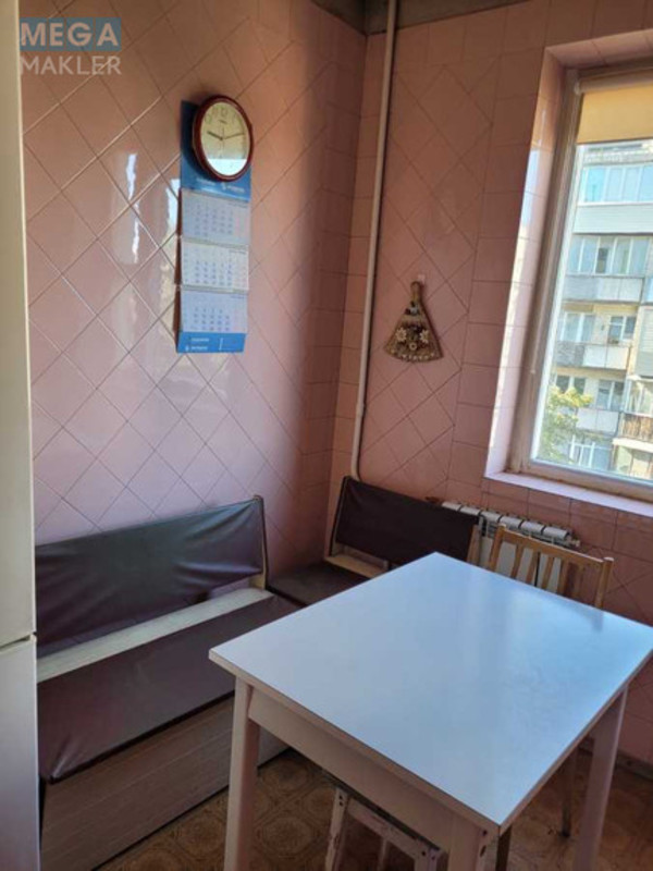 Оренда 2 кімнатної квартири, <a class="location-link" href="/kiev/" title="Недвижимость Київ">Київ</a>, <a class="location-link" href="/kiev/solomenskij/" title="Недвижимость Солом'янський район">Солом'янський р-н</a>, Семьи Идзиковских ул., 4 (изображение 10)