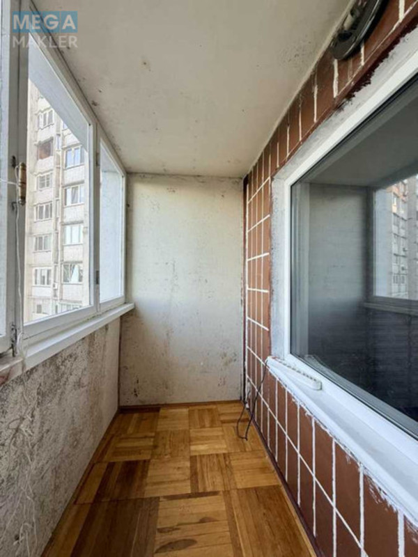 Продаж 3 кімнатної квартири (76/42/8), 5 пов. 18 пов. будинку, <a class="location-link" href="/kiev/" title="Недвижимость Київ">Київ</a>, <a class="location-link" href="/kiev/goloseevskij/" title="Недвижимость Голосіївський район">Голосіївський р-н</a>, Академика Заболотного ул., 106 (изображение 9)