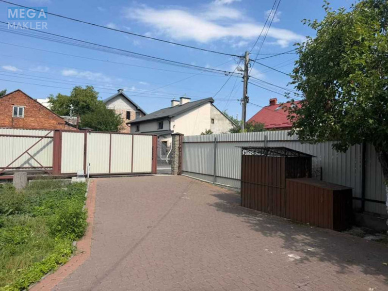 Продаж дома, 2&nbsp;поверху, 280&nbsp;кв.м, 4&nbsp;кімнати, ділянка 6,50&nbsp;соток, <a class="location-link" href="/lviv/" title="Недвижимость Львів">Львів</a>, <a class="location-link" href="/lviv/shevchenkovskij/" title="Недвижимость Шевченківський район">Шевченківський р-н</a>, Варшавська (изображение 3)