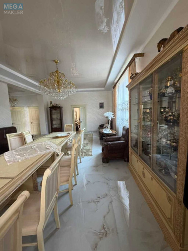 Продаж дома, 2&nbsp;поверху, 280&nbsp;кв.м, 4&nbsp;кімнати, ділянка 6,50&nbsp;соток, <a class="location-link" href="/lviv/" title="Недвижимость Львів">Львів</a>, <a class="location-link" href="/lviv/shevchenkovskij/" title="Недвижимость Шевченківський район">Шевченківський р-н</a>, Варшавська (изображение 6)