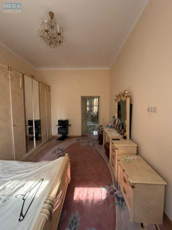 Продаж дома, 2&nbsp;поверху, 280&nbsp;кв.м, 4&nbsp;кімнати, ділянка 6,50&nbsp;соток, <a class="location-link" href="/lviv/" title="Недвижимость Львів">Львів</a>, <a class="location-link" href="/lviv/shevchenkovskij/" title="Недвижимость Шевченківський район">Шевченківський р-н</a>, Варшавська (изображение 12)