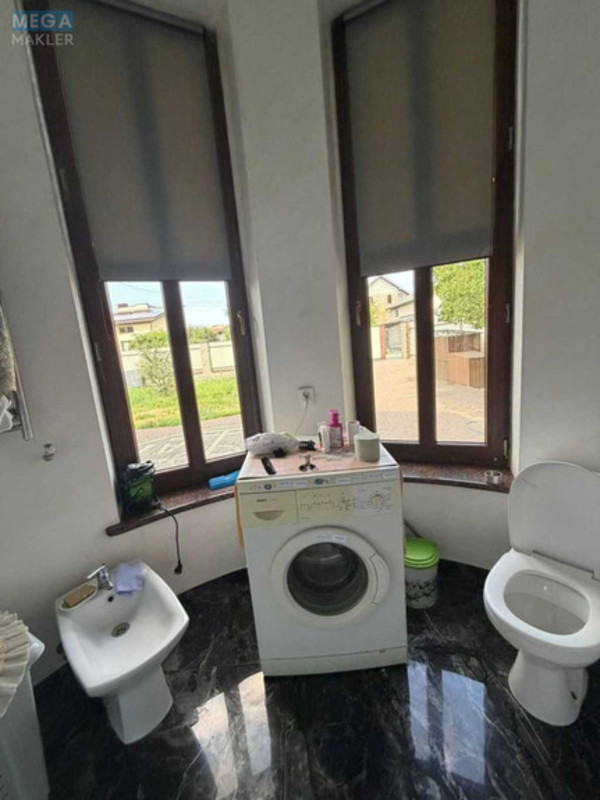 Продаж дома, 2&nbsp;поверху, 280&nbsp;кв.м, 4&nbsp;кімнати, ділянка 6,50&nbsp;соток, <a class="location-link" href="/lviv/" title="Недвижимость Львів">Львів</a>, <a class="location-link" href="/lviv/shevchenkovskij/" title="Недвижимость Шевченківський район">Шевченківський р-н</a>, Варшавська (изображение 20)