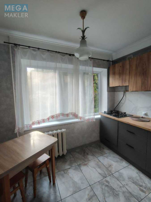 Оренда 1 кімнатної квартири, <a class="location-link" href="/kiev/" title="Недвижимость Київ">Київ</a>, <a class="location-link" href="/kiev/svyatoshinskij/" title="Недвижимость Святошинський район">Святошинський р-н</a>, Академіка Корольова вул., 10 (изображение 2)