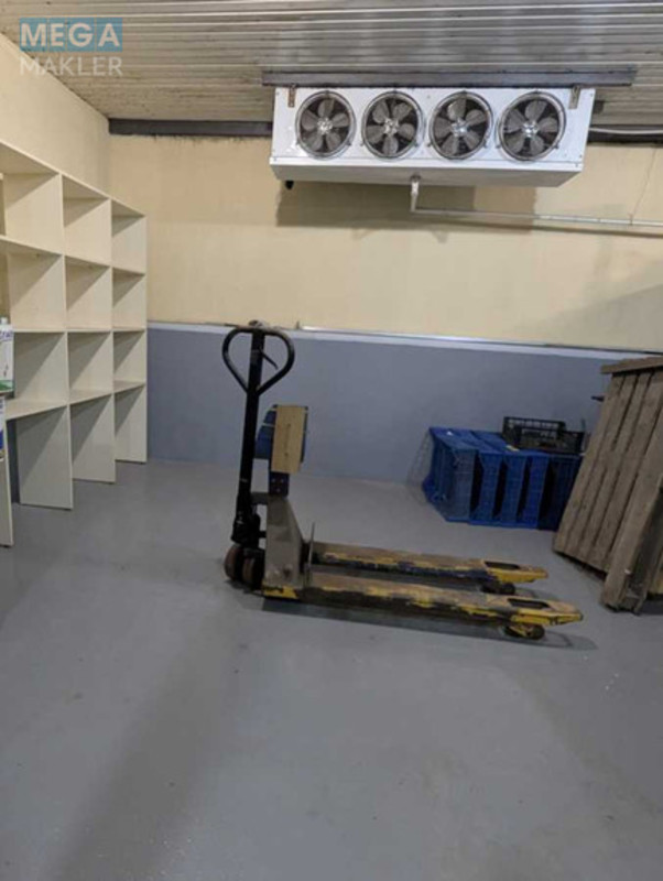 Оренда комерційної нерухомості, 88&nbsp;кв.м, под склад, <a class="location-link" href="/kiev/" title="Недвижимость Київ">Київ</a>, <a class="location-link" href="/kiev/pecherskij/" title="Недвижимость Печерський район">Печерський р-н</a>, Івана Мазепи вул., 14 (изображение 3)