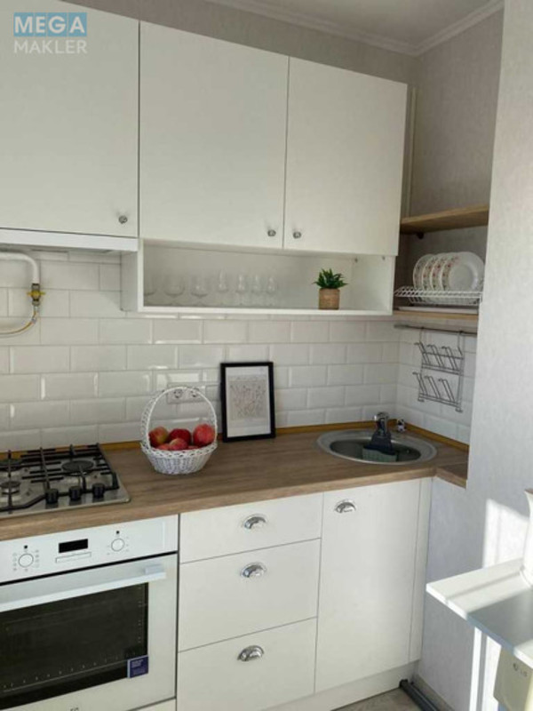 Оренда 3 кімнатної квартири, <a class="location-link" href="/kiev/" title="Недвижимость Київ">Київ</a>, <a class="location-link" href="/kiev/pecherskij/" title="Недвижимость Печерський район">Печерський р-н</a>, Леси Украинки бульв., 24 (изображение 2)