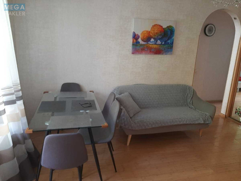 Оренда 3 кімнатної квартири, <a class="location-link" href="/kiev/" title="Недвижимость Київ">Київ</a>, <a class="location-link" href="/kiev/goloseevskij/" title="Недвижимость Голосіївський район">Голосіївський р-н</a>, Велика Васильківська вул., 122 (изображение 2)