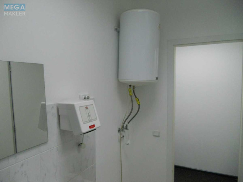 Оренда комерційної нерухомості, 430&nbsp;кв.м, под офис, <a class="location-link" href="/kiev/" title="Недвижимость Київ">Київ</a>, <a class="location-link" href="/kiev/podolskij/" title="Недвижимость Подільський район">Подільський р-н</a>, Вікентія Хвойки вул., 18/14 (изображение 13)