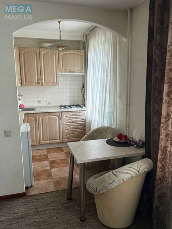 Оренда 1 кімнатної квартири, <a class="location-link" href="/kiev/" title="Недвижимость Київ">Київ</a>, <a class="location-link" href="/kiev/pecherskij/" title="Недвижимость Печерський район">Печерський р-н</a>, Михайла Бойчука вул., 13 (изображение 2)