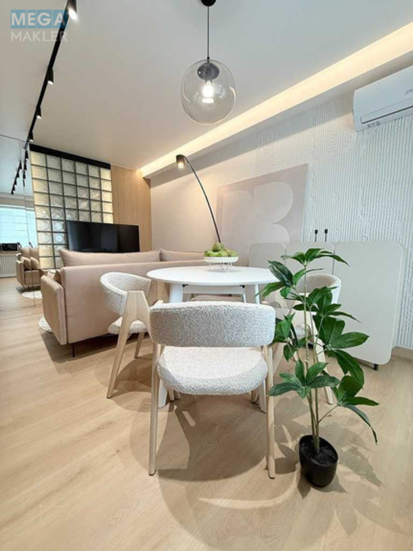 Оренда 2 кімнатної квартири, <a class="location-link" href="/kiev/" title="Недвижимость Київ">Київ</a>, <a class="location-link" href="/kiev/pecherskij/" title="Недвижимость Печерський район">Печерський р-н</a>, Академіка Богомольця вул., 8А (изображение 11)