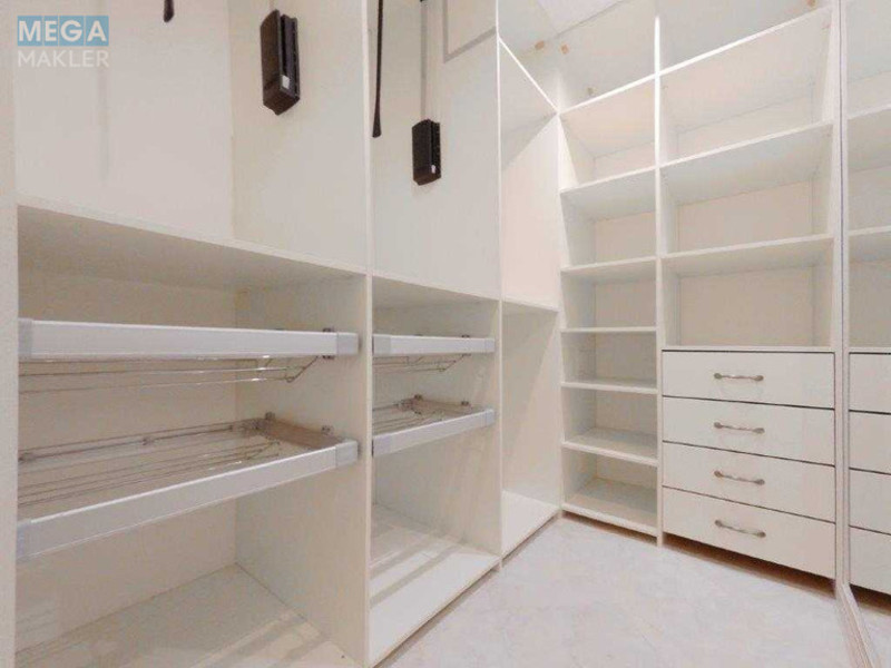 Оренда 4 кімнатні квартири, <a class="location-link" href="/kiev/" title="Недвижимость Київ">Київ</a>, <a class="location-link" href="/kiev/pecherskij/" title="Недвижимость Печерський район">Печерський р-н</a>, Институтская ул., 18 (изображение 18)