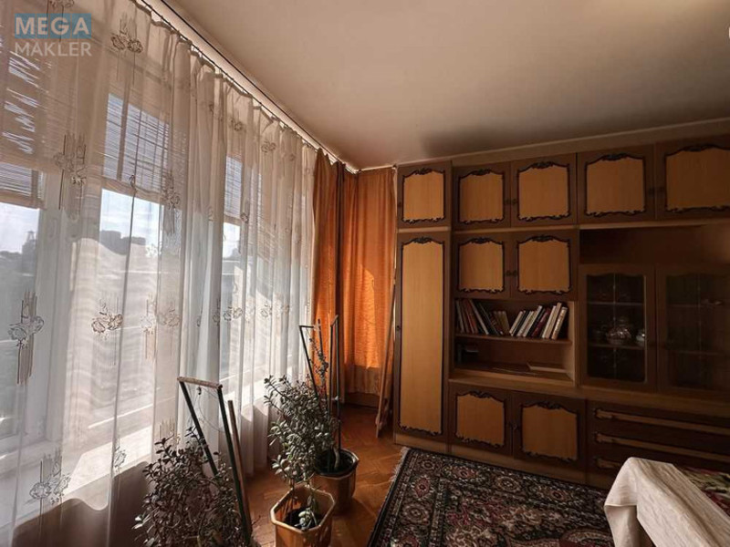 Продаж 3 кімнатної квартири (94/?/10), 4 пов. 9 пов. будинку, <a class="location-link" href="/kiev/" title="Недвижимость Київ">Київ</a>, <a class="location-link" href="/kiev/pecherskij/" title="Недвижимость Печерський район">Печерський р-н</a>, Михайла Омеляновича-Павленка вул., 19 (изображение 6)