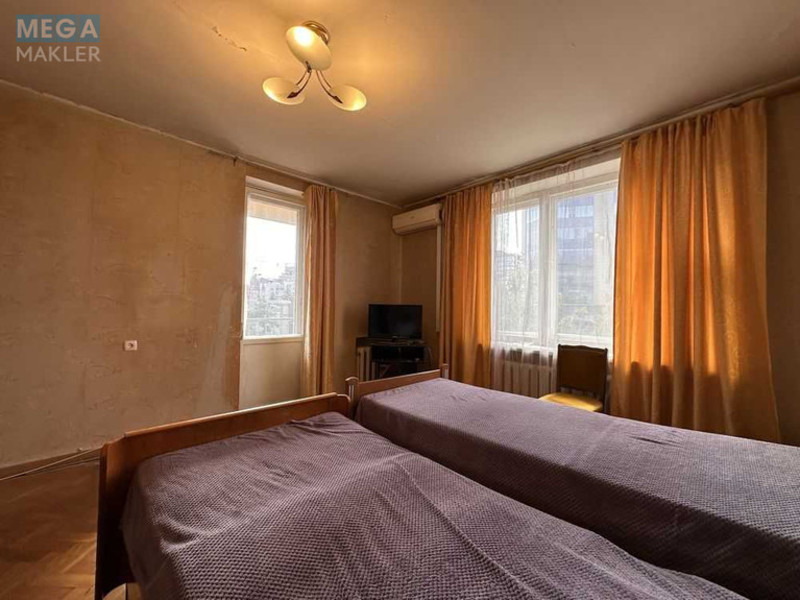 Продаж 3 кімнатної квартири (94/?/10), 4 пов. 9 пов. будинку, <a class="location-link" href="/kiev/" title="Недвижимость Київ">Київ</a>, <a class="location-link" href="/kiev/pecherskij/" title="Недвижимость Печерський район">Печерський р-н</a>, Михайла Омеляновича-Павленка вул., 19 (изображение 12)