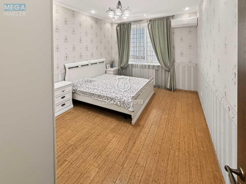 Продаж 3 кімнатної квартири (136/66/22), 7 пов. 9 пов. будинку, <a class="location-link" href="/kiev/" title="Недвижимость Київ">Київ</a>, <a class="location-link" href="/kiev/podolskij/" title="Недвижимость Подільський район">Подільський р-н</a>, Вишгородська вул., 45/2 (изображение 4)
