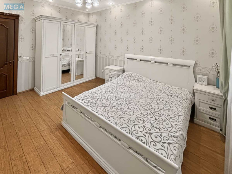 Продаж 3 кімнатної квартири (136/66/22), 7 пов. 9 пов. будинку, <a class="location-link" href="/kiev/" title="Недвижимость Київ">Київ</a>, <a class="location-link" href="/kiev/podolskij/" title="Недвижимость Подільський район">Подільський р-н</a>, Вишгородська вул., 45/2 (изображение 5)