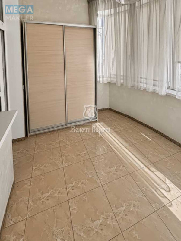 Продаж 3 кімнатної квартири (136/66/22), 7 пов. 9 пов. будинку, <a class="location-link" href="/kiev/" title="Недвижимость Київ">Київ</a>, <a class="location-link" href="/kiev/podolskij/" title="Недвижимость Подільський район">Подільський р-н</a>, Вишгородська вул., 45/2 (изображение 13)