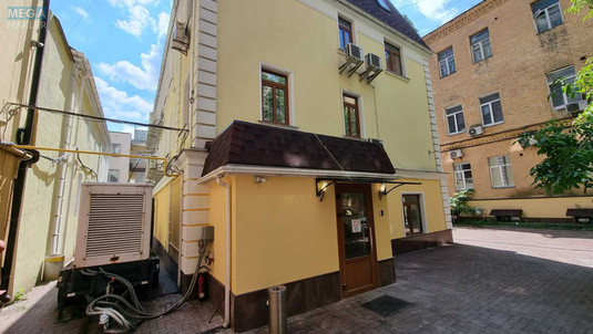 Продаж комерційної нерухомості, 500&nbsp;кв.м, под офис, <a class="location-link" href="/kiev/" title="Недвижимость Київ">Київ</a>, <a class="location-link" href="/kiev/goloseevskij/" title="Недвижимость Голосіївський район">Голосіївський р-н</a>, Володимирська вул., 63А (изображение 4)