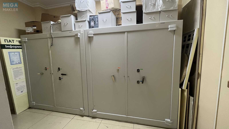 Продаж комерційної нерухомості, 500&nbsp;кв.м, под офис, <a class="location-link" href="/kiev/" title="Недвижимость Київ">Київ</a>, <a class="location-link" href="/kiev/goloseevskij/" title="Недвижимость Голосіївський район">Голосіївський р-н</a>, Володимирська вул., 63А (изображение 6)