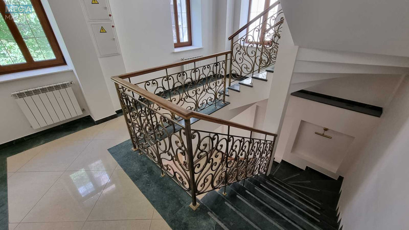 Продаж комерційної нерухомості, 500&nbsp;кв.м, под офис, <a class="location-link" href="/kiev/" title="Недвижимость Київ">Київ</a>, <a class="location-link" href="/kiev/goloseevskij/" title="Недвижимость Голосіївський район">Голосіївський р-н</a>, Володимирська вул., 63А (изображение 13)