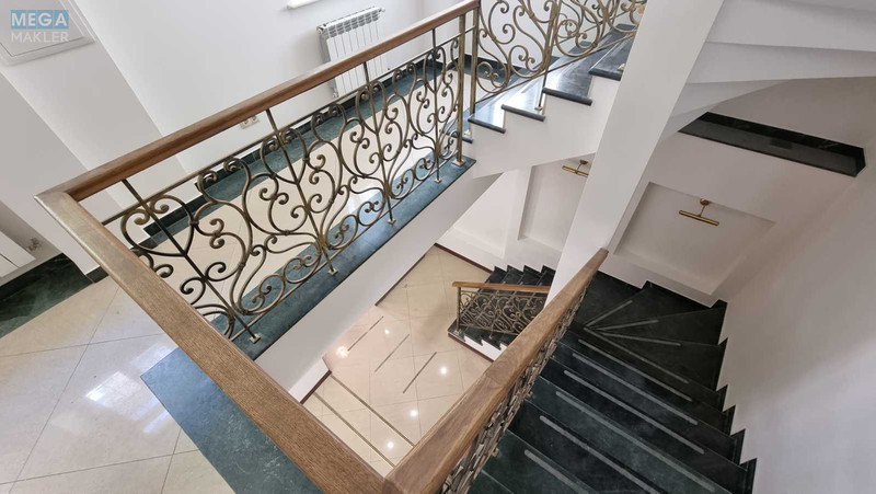 Продаж комерційної нерухомості, 500&nbsp;кв.м, под офис, <a class="location-link" href="/kiev/" title="Недвижимость Київ">Київ</a>, <a class="location-link" href="/kiev/goloseevskij/" title="Недвижимость Голосіївський район">Голосіївський р-н</a>, Володимирська вул., 63А (изображение 25)
