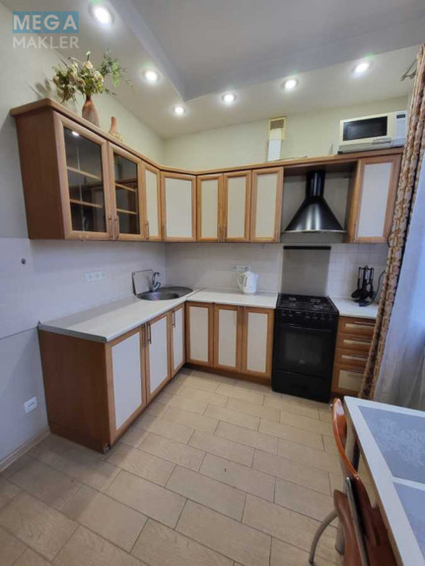 Оренда 1 кімнатної квартири, <a class="location-link" href="/kiev/" title="Недвижимость Київ">Київ</a>, <a class="location-link" href="/kiev/pecherskij/" title="Недвижимость Печерський район">Печерський р-н</a>, Мечникова вул., 10/2 (изображение 8)