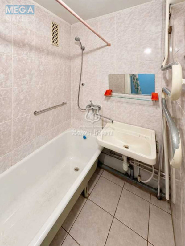 Продаж 2 кімнатної квартири (53,2/26,9/6), 2 пов. 9 пов. будинку, <a class="location-link" href="/kiev/" title="Недвижимость Київ">Київ</a>, <a class="location-link" href="/kiev/svyatoshinskij/" title="Недвижимость Святошинський район">Святошинський р-н</a>, Зодчих вул., 4 (изображение 8)