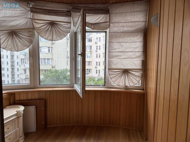 Продаж 4 кімнатної квартири (170/112/17), 3 пов. 9 пов. будинку, <a class="location-link" href="/kiev/" title="Недвижимость Київ">Київ</a>, <a class="location-link" href="/kiev/shevchenkovskij/" title="Недвижимость Шевченківський район">Шевченківський р-н</a>, Тургенєвська вул., 45-49 (изображение 12)