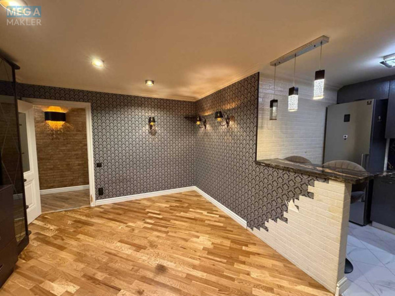 Продаж окремої будівлі/побудови, 45&nbsp;кв.м, <a class="location-link" href="/kiev/" title="Недвижимость Київ">Київ</a>, <a class="location-link" href="/kiev/shevchenkovskij/" title="Недвижимость Шевченківський район">Шевченківський р-н</a>, Деревлянська вул., 19Б (изображение 9)