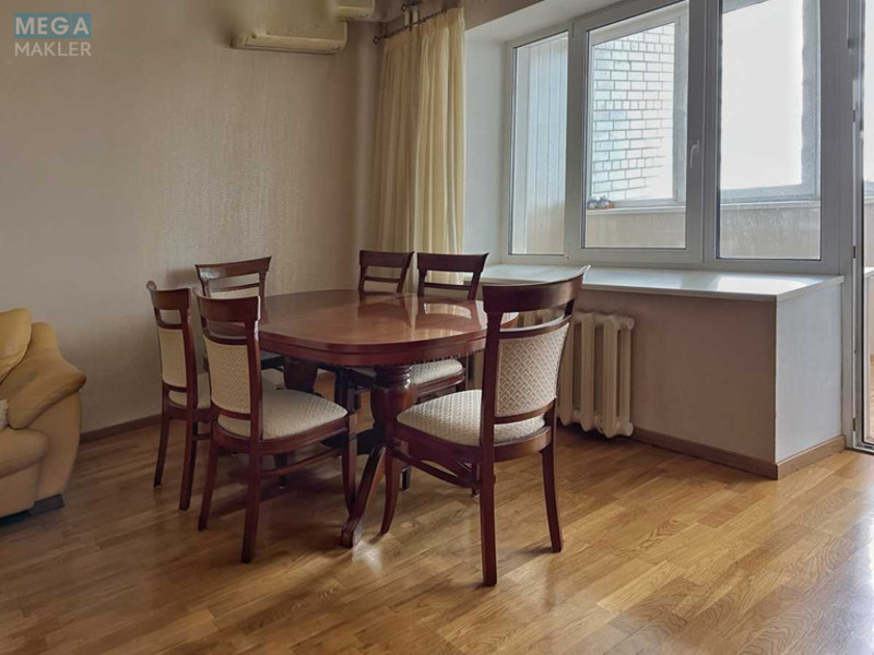 Продаж 3 кімнатної квартири (115/62/14), 6 пов. 16 пов. будинку, <a class="location-link" href="/kiev/" title="Недвижимость Київ">Київ</a>, <a class="location-link" href="/kiev/svyatoshinskij/" title="Недвижимость Святошинський район">Святошинський р-н</a>, Прилужна вул., 4/15 (изображение 6)