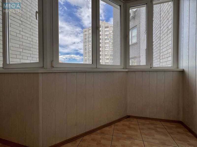 Продаж 3 кімнатної квартири (115/62/14), 6 пов. 16 пов. будинку, <a class="location-link" href="/kiev/" title="Недвижимость Київ">Київ</a>, <a class="location-link" href="/kiev/svyatoshinskij/" title="Недвижимость Святошинський район">Святошинський р-н</a>, Прилужна вул., 4/15 (изображение 8)