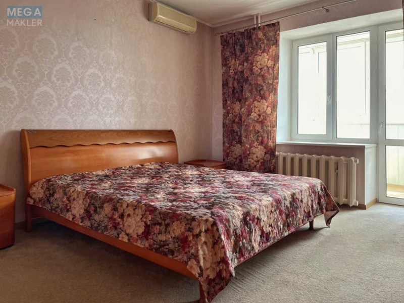 Продаж 3 кімнатної квартири (115/62/14), 6 пов. 16 пов. будинку, <a class="location-link" href="/kiev/" title="Недвижимость Київ">Київ</a>, <a class="location-link" href="/kiev/svyatoshinskij/" title="Недвижимость Святошинський район">Святошинський р-н</a>, Прилужна вул., 4/15 (изображение 10)