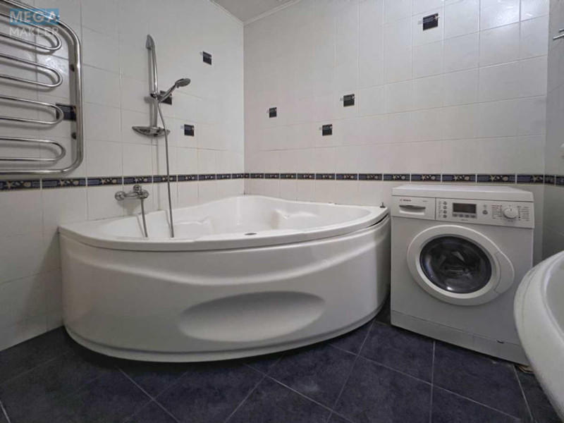 Продаж 3 кімнатної квартири (115/62/14), 6 пов. 16 пов. будинку, <a class="location-link" href="/kiev/" title="Недвижимость Київ">Київ</a>, <a class="location-link" href="/kiev/svyatoshinskij/" title="Недвижимость Святошинський район">Святошинський р-н</a>, Прилужна вул., 4/15 (изображение 19)