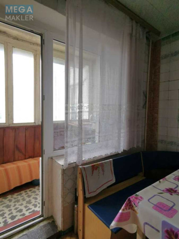Оренда 4 кімнатні квартири, <a class="location-link" href="/kiev/" title="Недвижимость Київ">Київ</a>, <a class="location-link" href="/kiev/desnyanskij/" title="Недвижимость Деснянський район">Деснянський р-н</a>, Володимира Маяковського просп., 72а (изображение 3)
