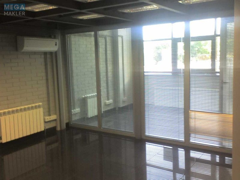 Продаж комерційної нерухомості, 237&nbsp;кв.м, под офис, <a class="location-link" href="/kiev/" title="Недвижимость Київ">Київ</a>, <a class="location-link" href="/kiev/goloseevskij/" title="Недвижимость Голосіївський район">Голосіївський р-н</a>, Феодосийский пер., 14 (изображение 2)